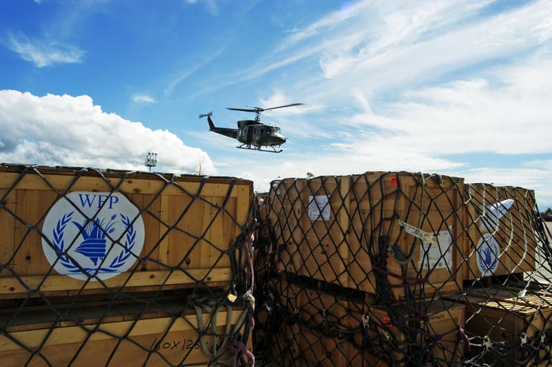 WFP Helicopter delivers food aid to Indonesia after tsunami