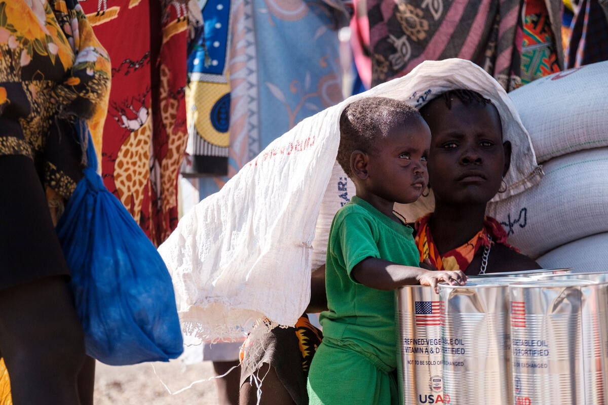 A family receives WFP food assistance in Kenya